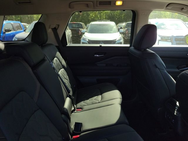 New 2026 Nissan Pathfinder Platinum