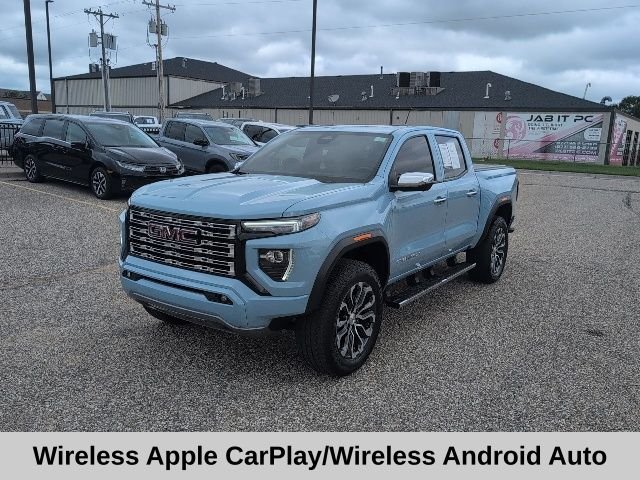 Used 2025 Glacier Metallic GMC Denali image 16