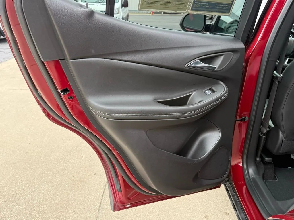 Used 2023 Red Buick Essence image 18