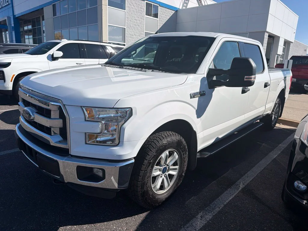 Used 2016 White Ford XLT image 2