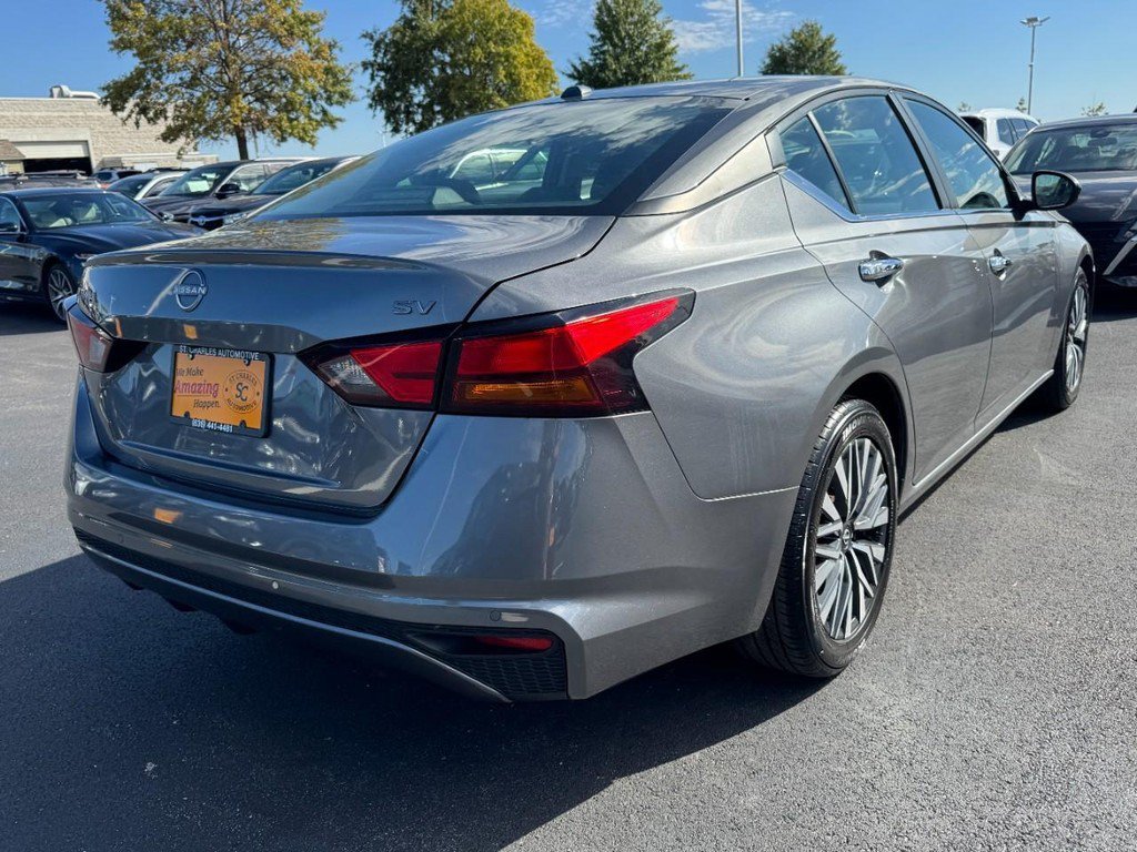 Used 2024 Gray Nissan 2.5 SV image 3
