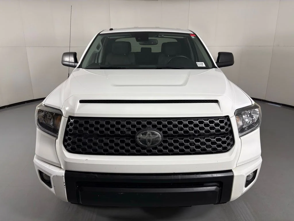 Used 2019 White Toyota SR5 image 3