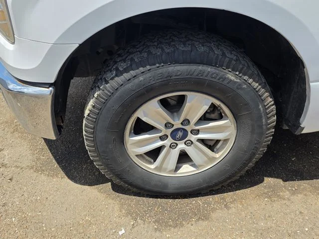 Used 2016 Oxford White Ford XLT image 5