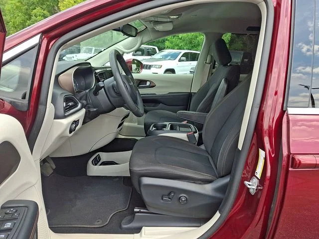 Used 2018 Red Chrysler Touring Plus image 13
