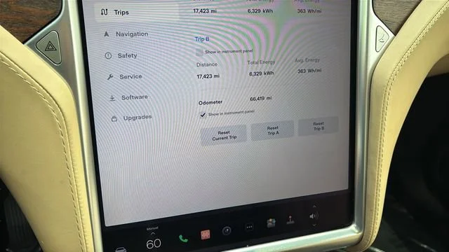 Used 2017 Blue Tesla 90D image 33