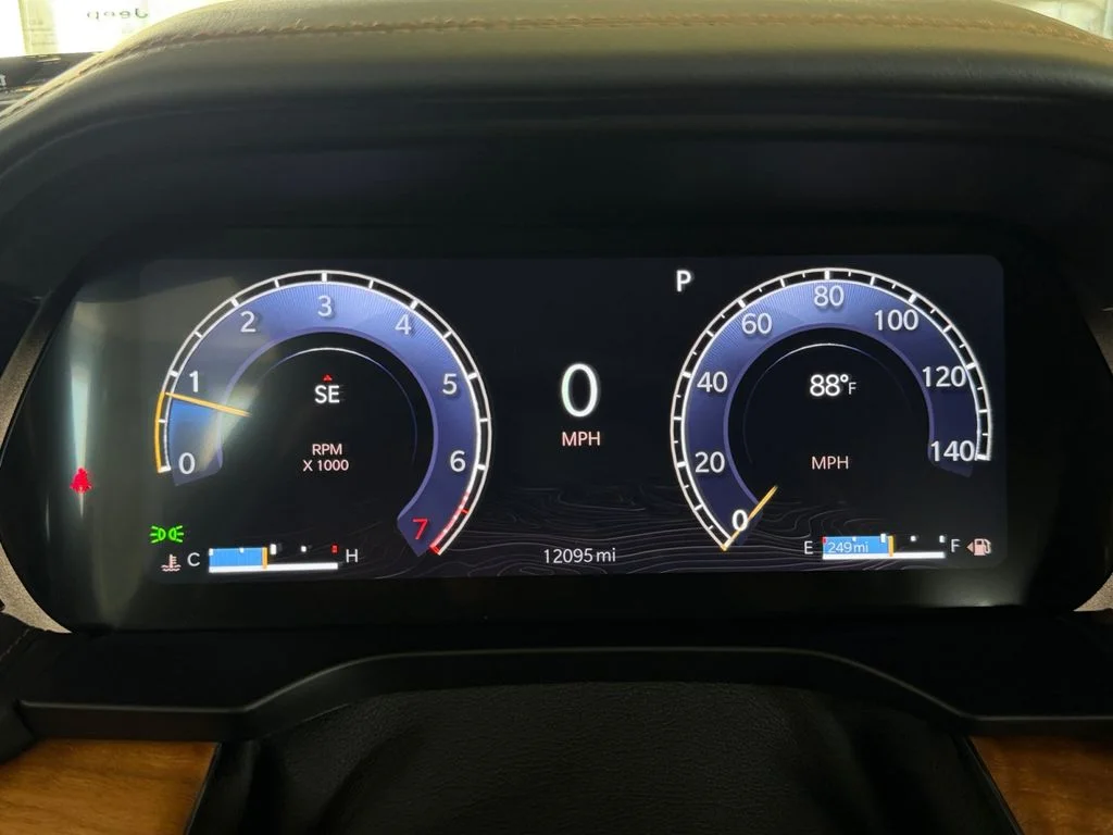 Used 2025 Gray Jeep Summit image 18