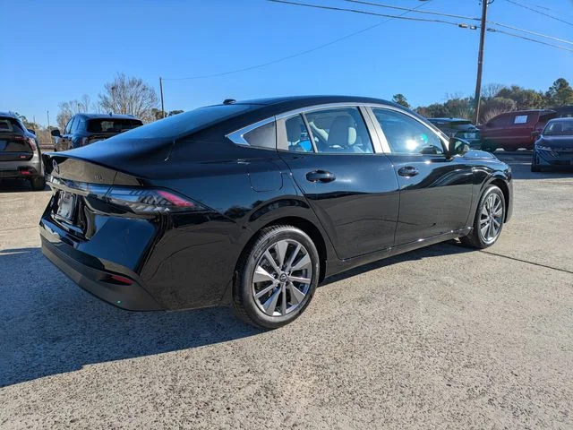 New 2026 Super Black Nissan SL image 4