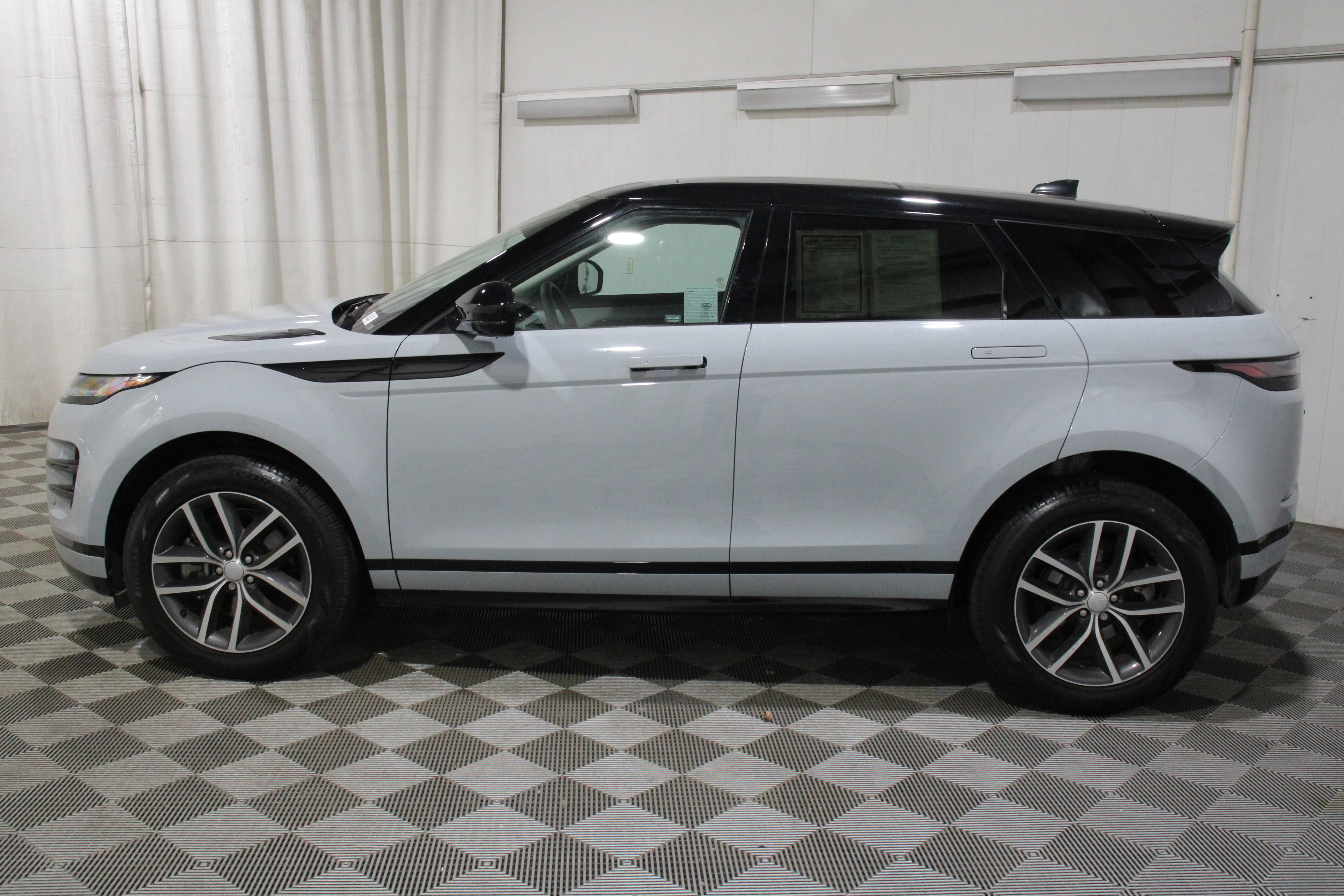 2024 Land Rover Range Rover Evoque Dynamic SE - Photo 29
