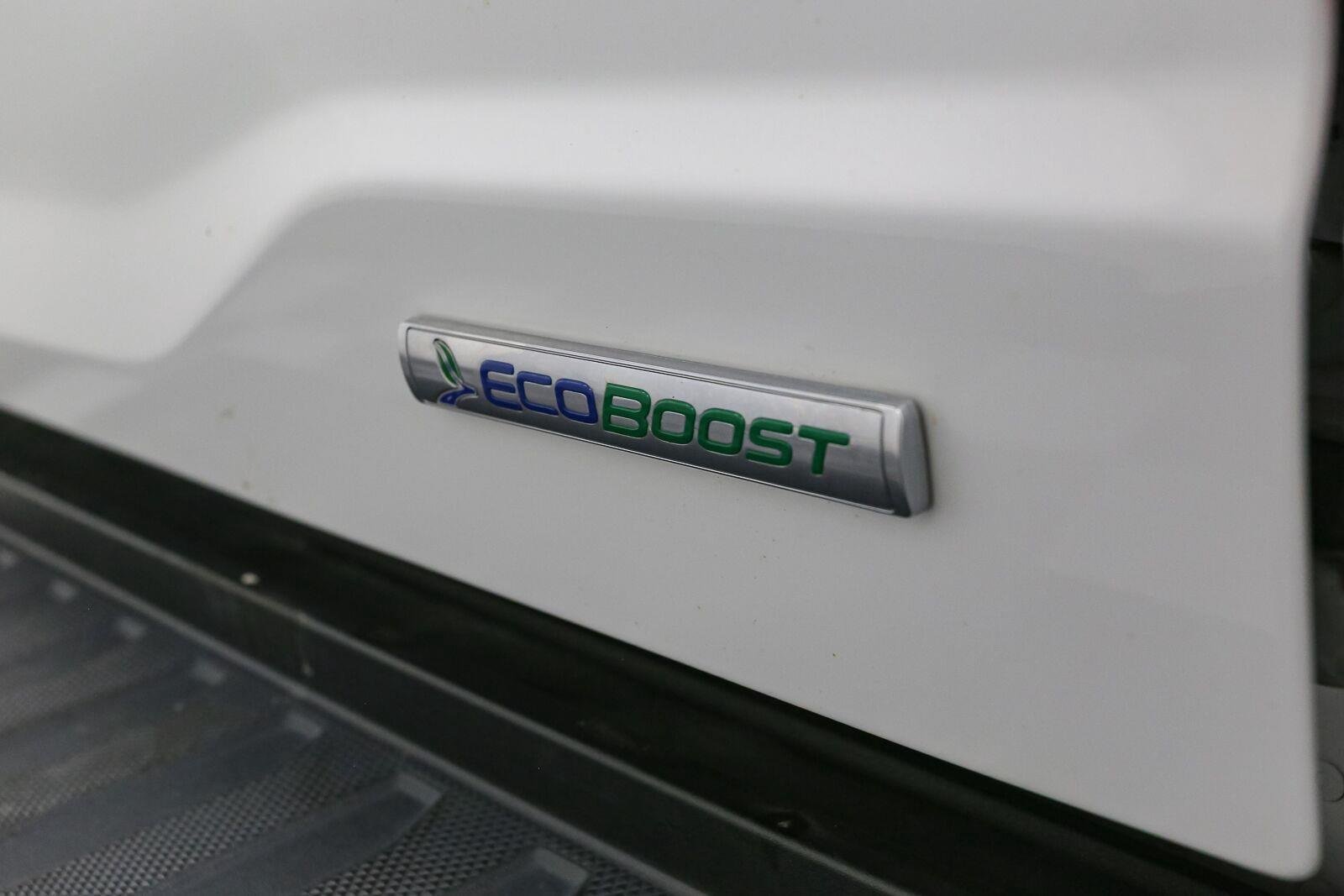Used 2023 Oxford White Ford XLT image 11