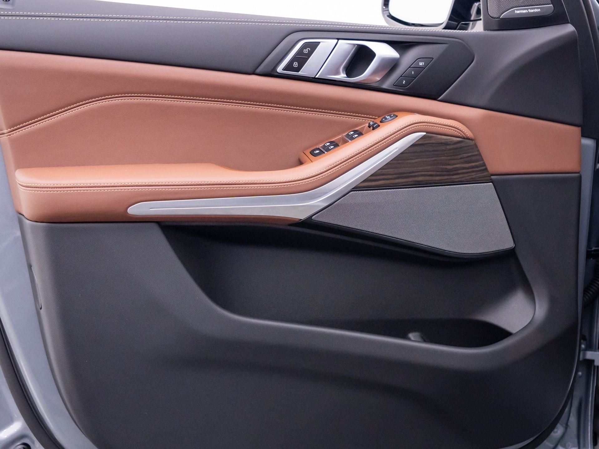 New 2026 Skyscraper Grey Metallic BMW xDrive40i image 14