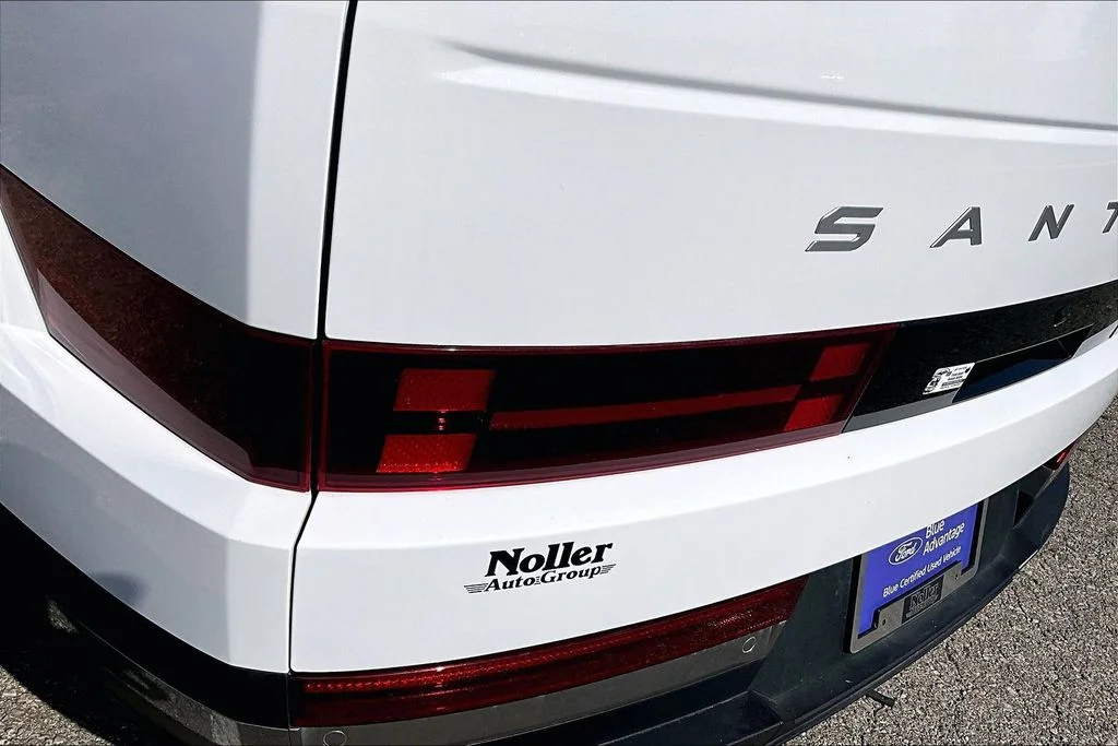 2025 Hyundai Santa Fe Limited - Photo 31