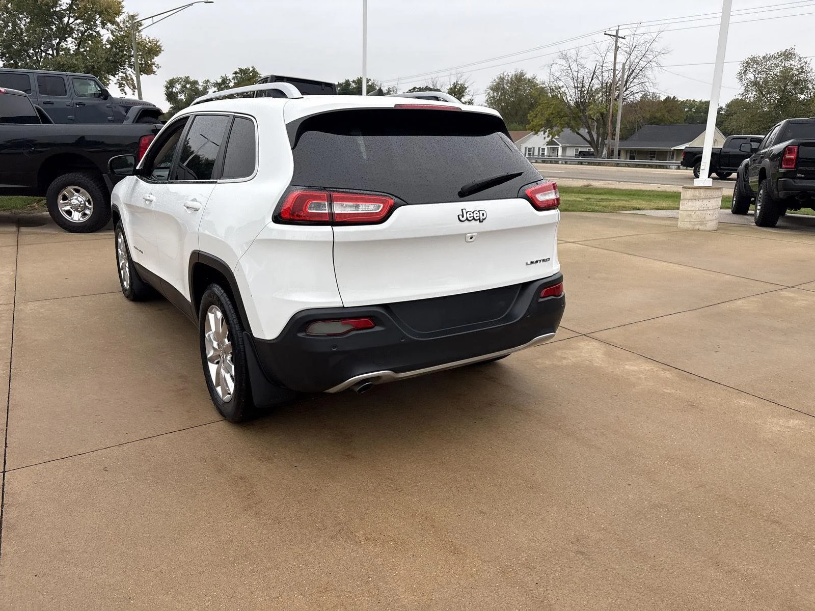 Used 2017 Bright White Clearcoat Jeep Limited image 7
