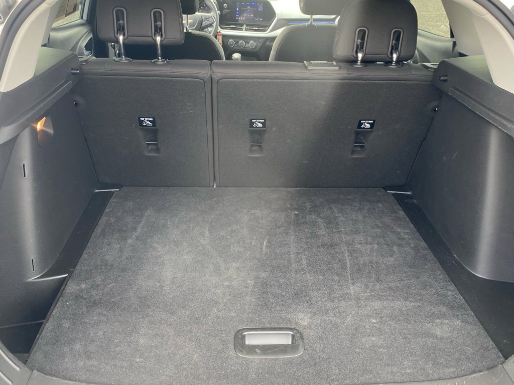 2025 Chevrolet Trax LS - Photo 9