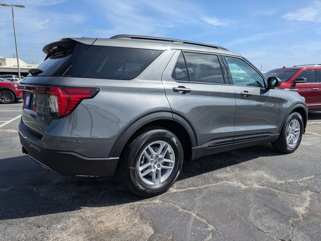 New 2026 Carbonized Gray Metallic Ford Active image 4