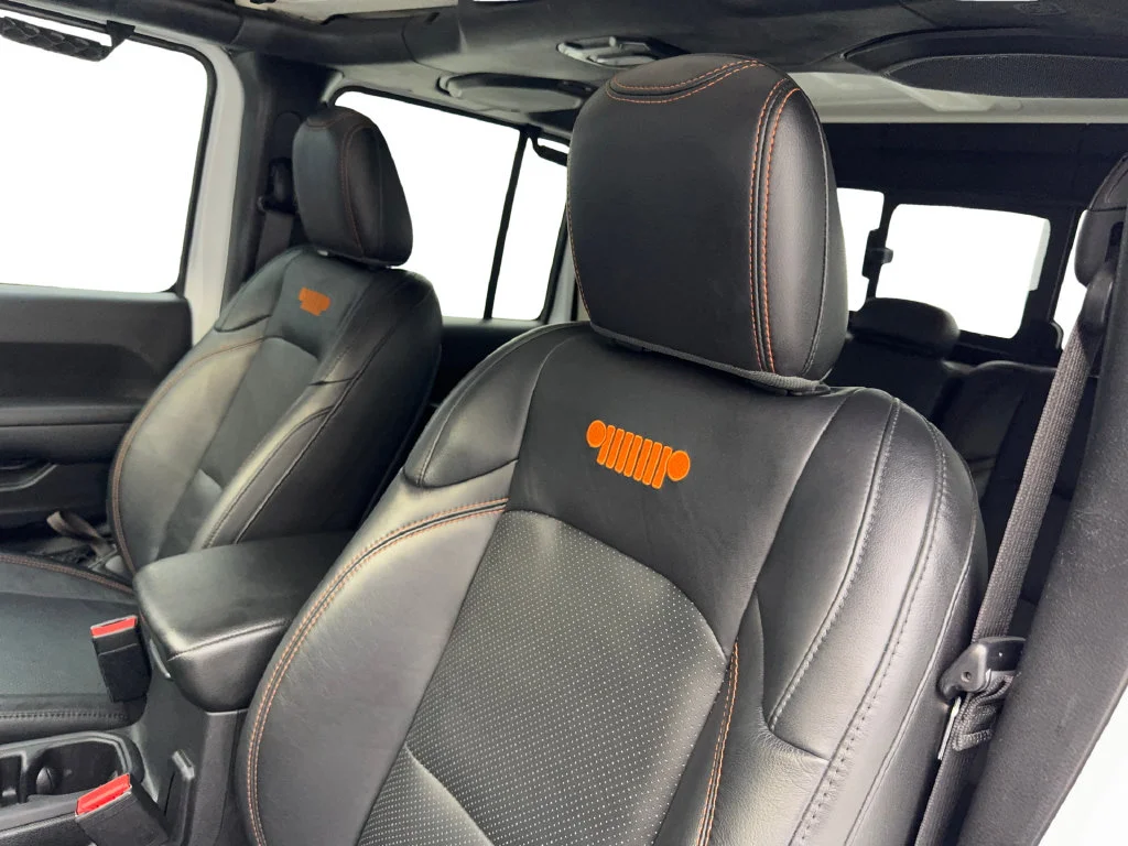 Used 2023 White Jeep Mojave image 29