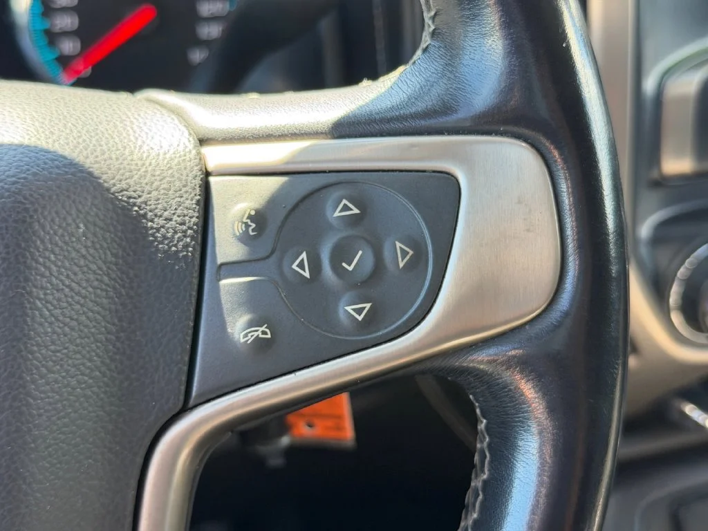 Used 2018 White GMC Denali image 22
