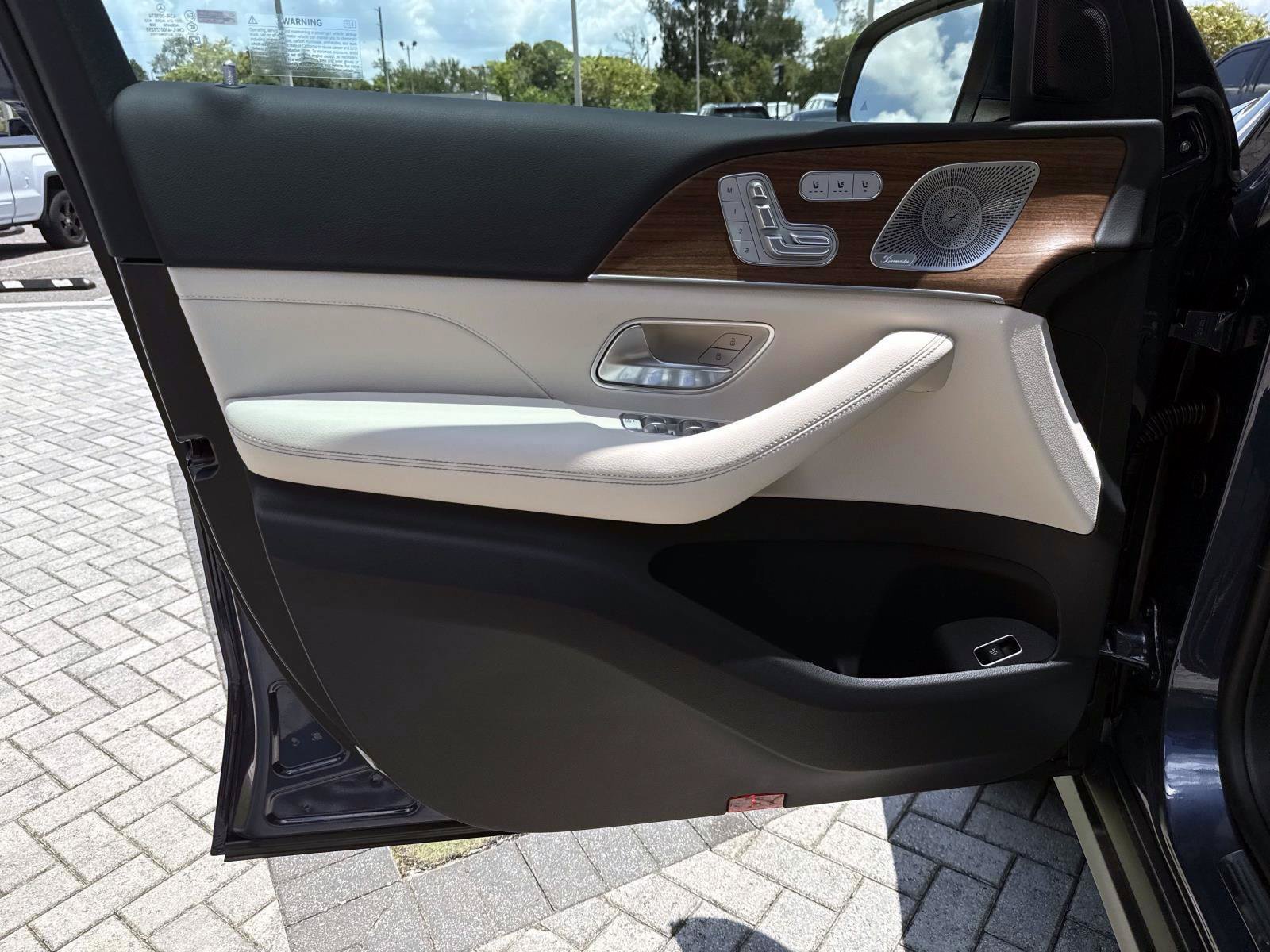 New 2026 Twilight Blue Metallic Mercedes-Benz 350 SUV image 17