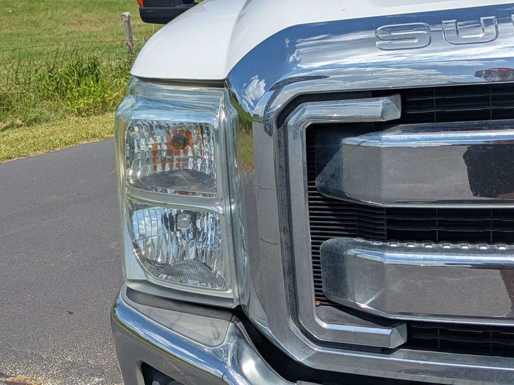 Used 2016 White Ford Lariat image 9