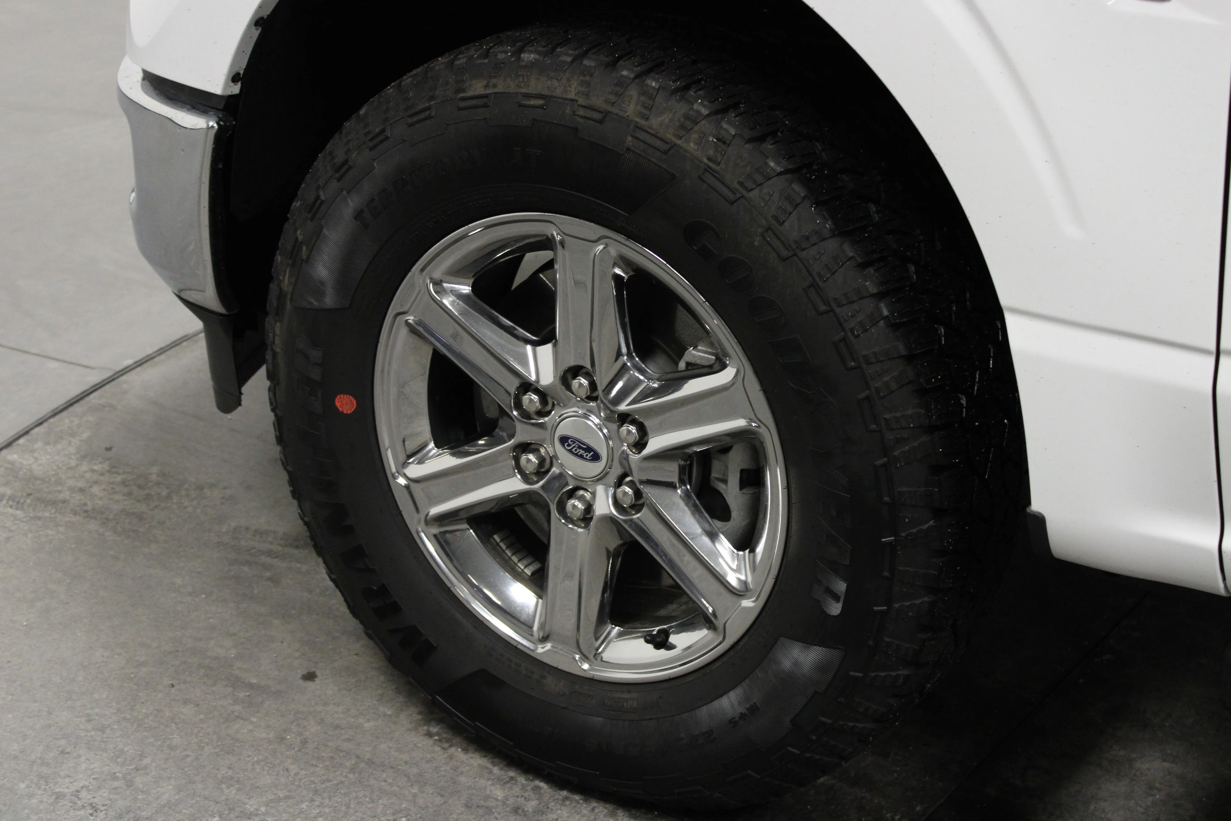 Used 2025 Oxford White Ford XLT image 10