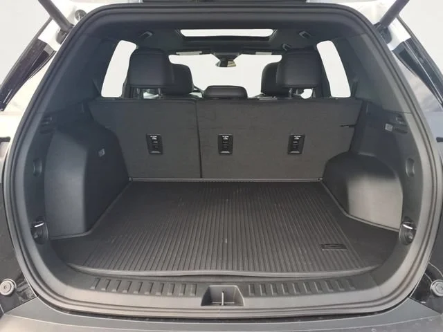 New 2026 Mosaic Black Metallic Chevrolet LT image 19