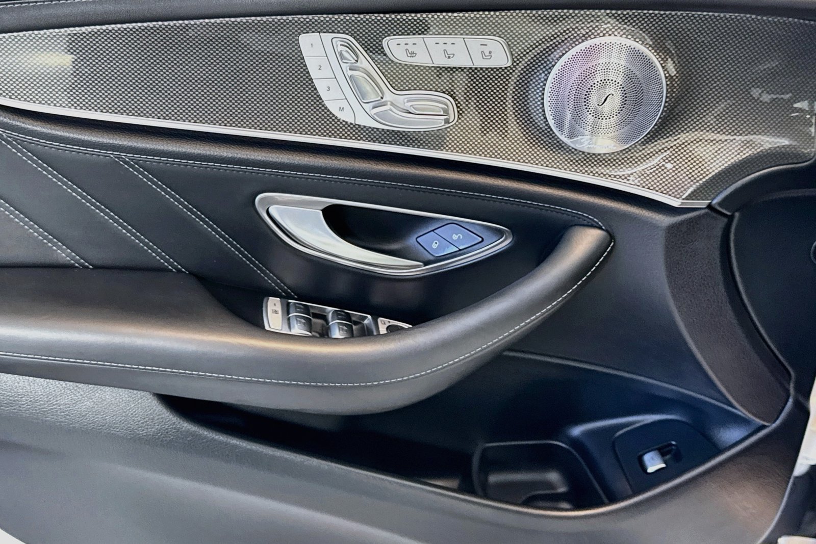 Used 2020 Designo Diamond White Metallic Mercedes-Benz AMG® E 63 S image 17