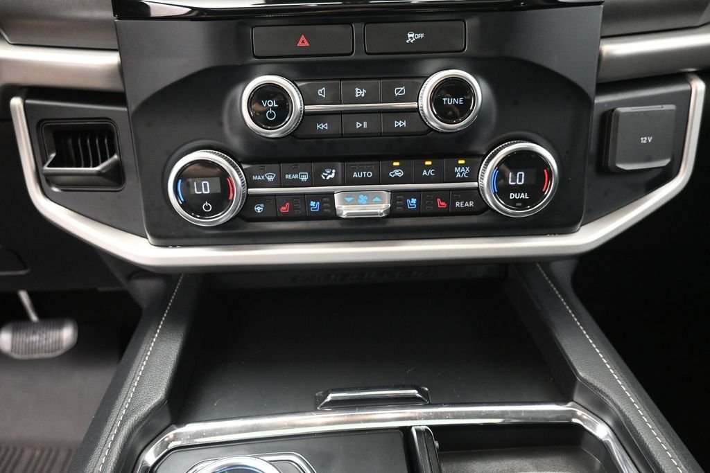 Used 2022 Silver Ford XLT image 29