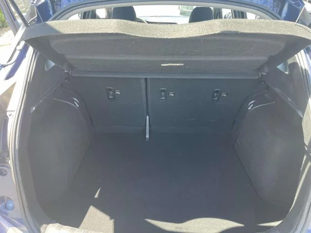 Used 2020 Blue Nissan SV image 9
