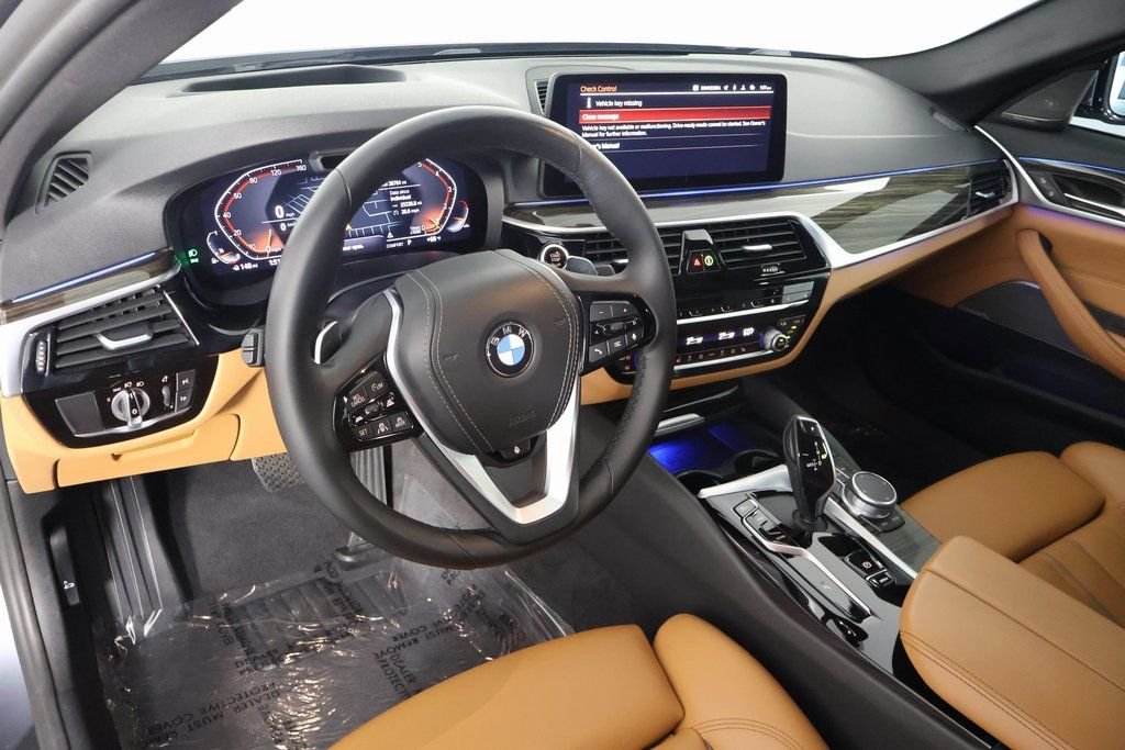 Used 2022 Bluestone Metallic BMW 530i image 7