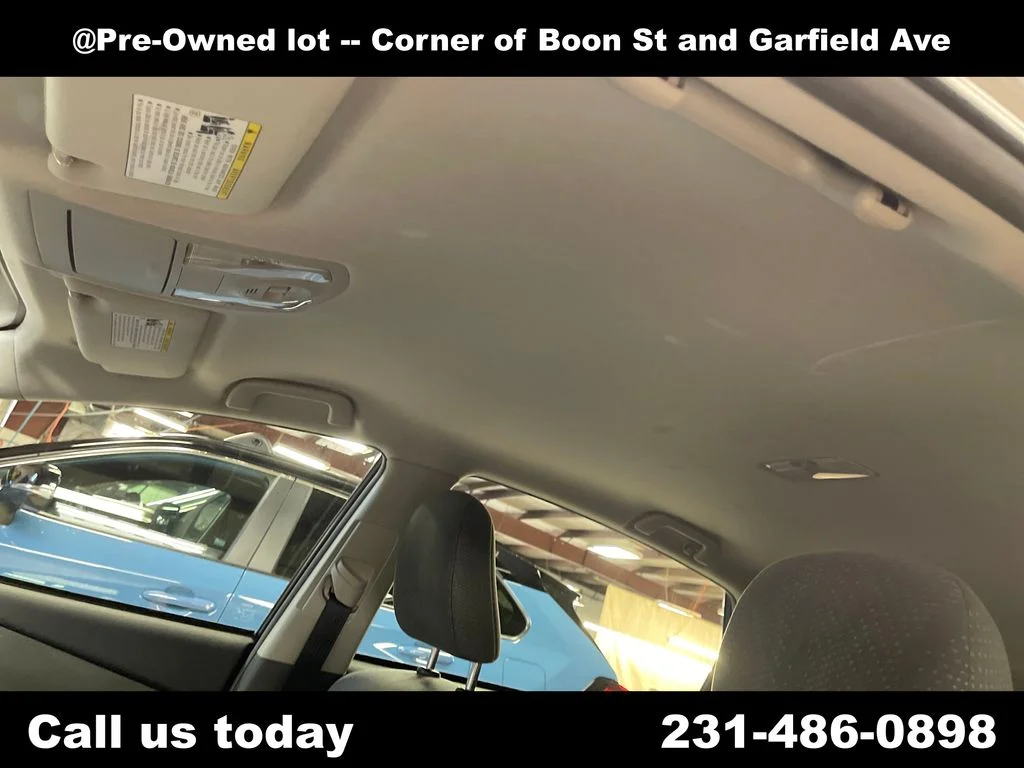 Used 2014 Silver Toyota Three image 13