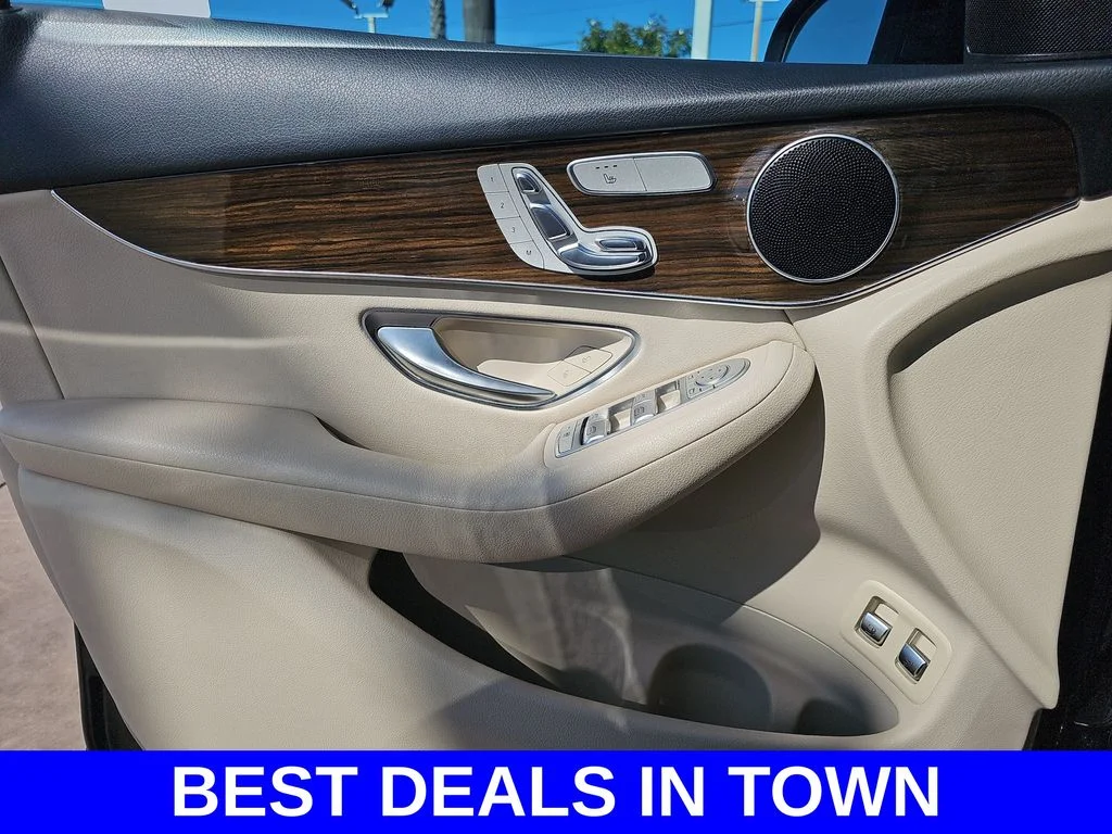 Used 2019 Black Mercedes-Benz GLC 350e image 26