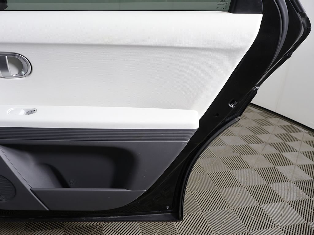2022 Hyundai IONIQ 5 SE - Photo 23