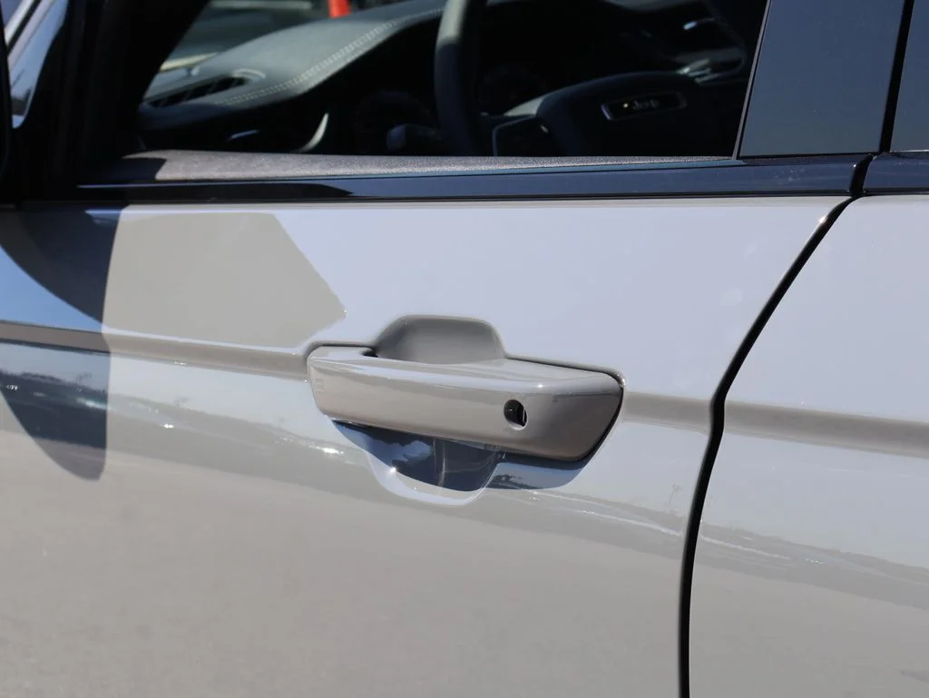 New 2027 Sting-Gray Clearcoat Jeep Laredo Altitude image 19