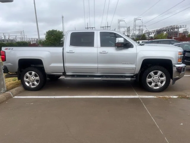 Used 2019 SILVER ICE METALLIC Chevrolet LTZ image 5