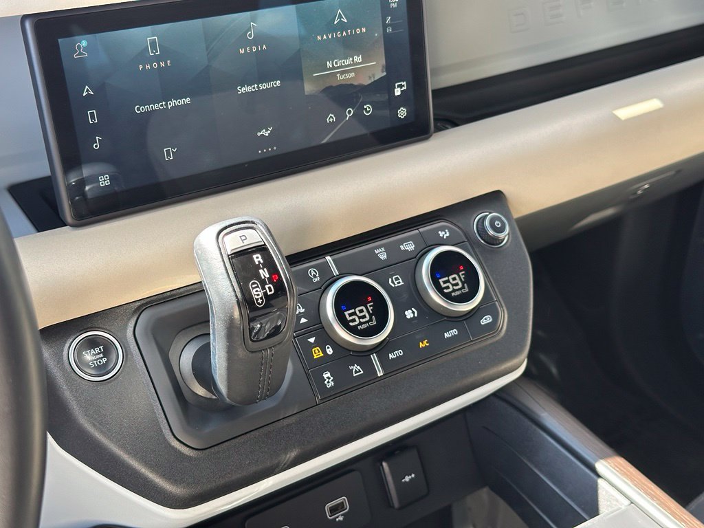 Used 2022 Gray Land Rover X-Dynamic SE image 9
