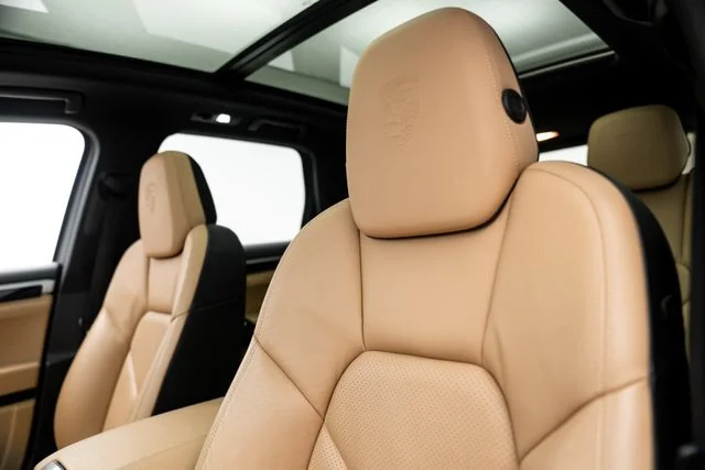 Used 2014  Porsche Diesel Platinum Edition image 5
