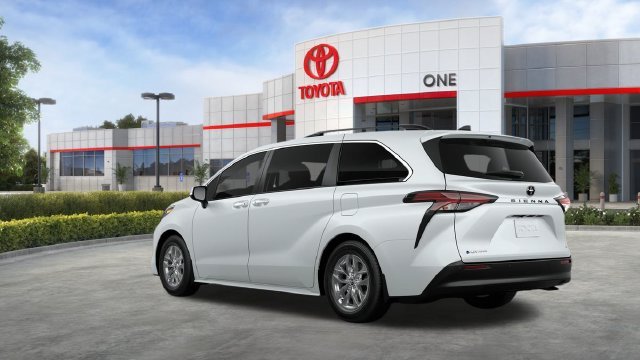 New 2026 Wind Chill Pearl <sup>1</sup> Toyota  XLE image 9