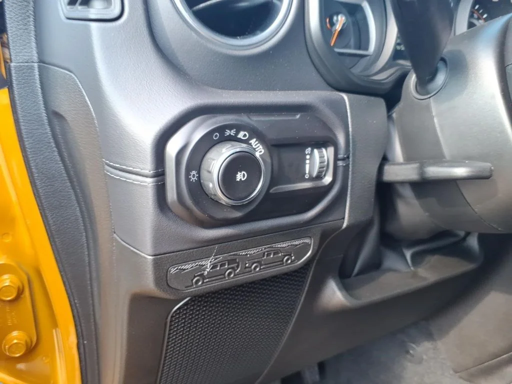 New 2026 Goldilocks Exterior Paint Jeep Sahara image 14