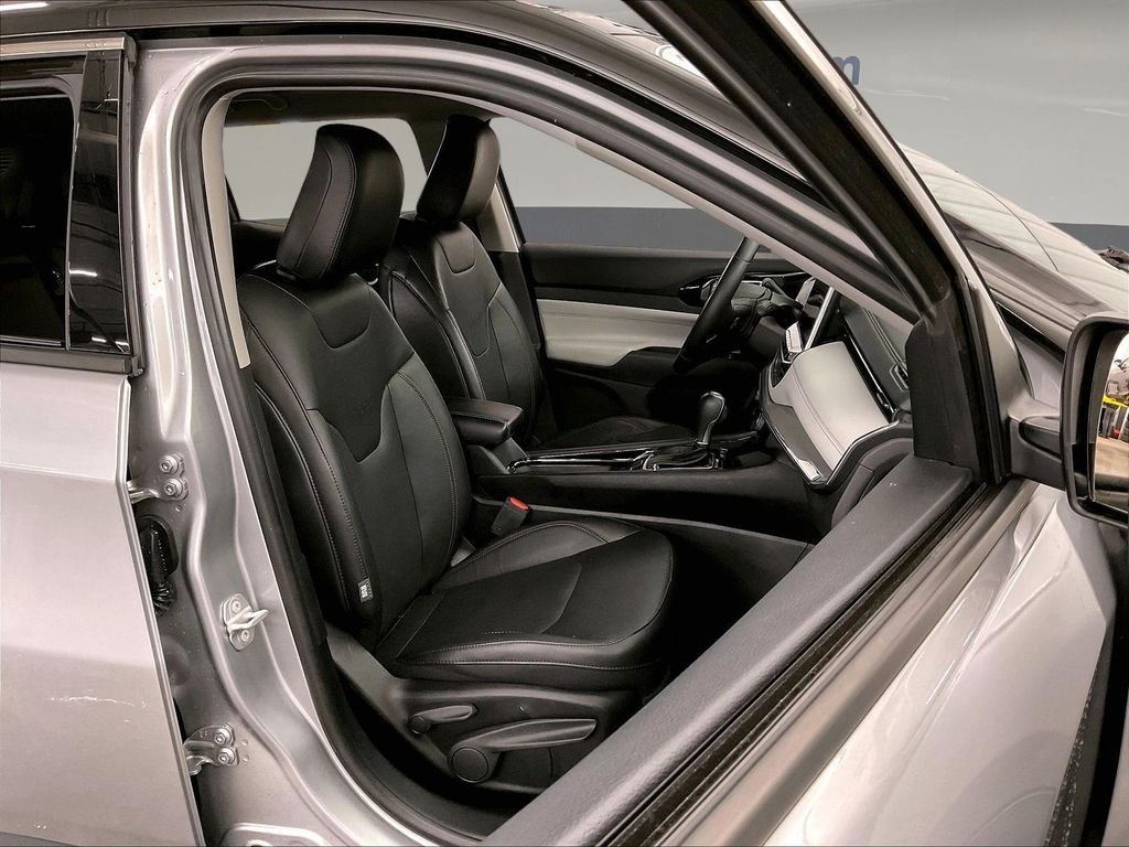 Used 2022 Silver Jeep Limited image 10