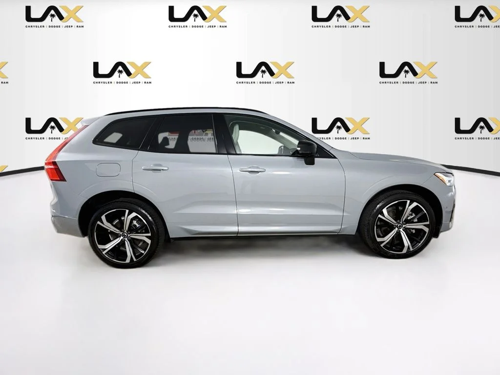 Used 2025 Gray Volvo T8 Ultra image 8