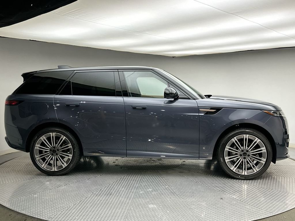 New 2026 Varesine Blue Land Rover Dynamic SE image 4