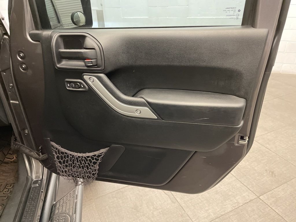 Used 2016 Gray Jeep Unlimited Rubicon image 25