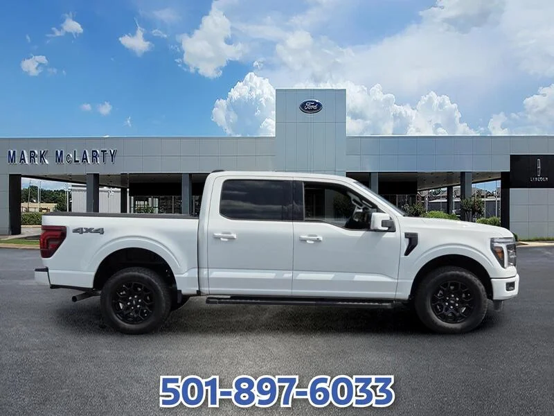 Used 2025 Oxford White FORD LARIAT 4WD SuperCrew 5.5
