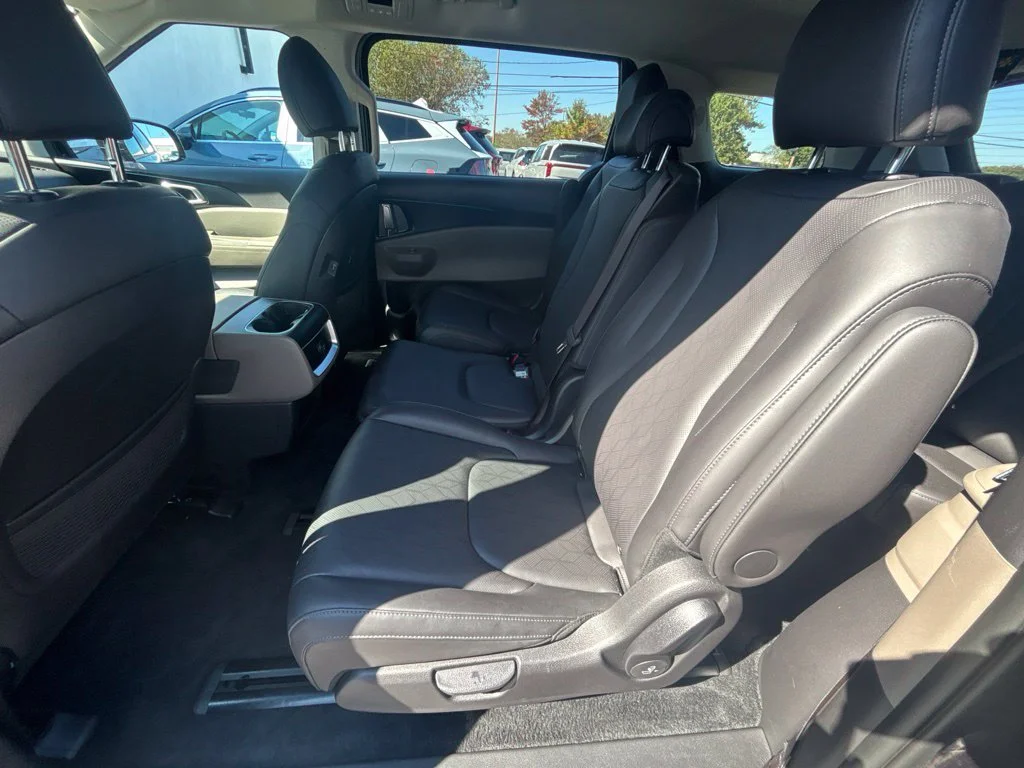 Used 2026 Blue Kia LXS image 19
