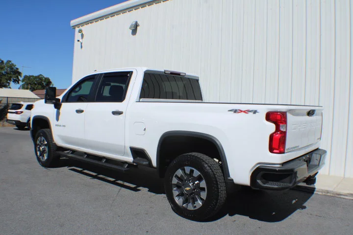 Certified Used 2021 SUMMIT WHITE Chevrolet Custom image 4
