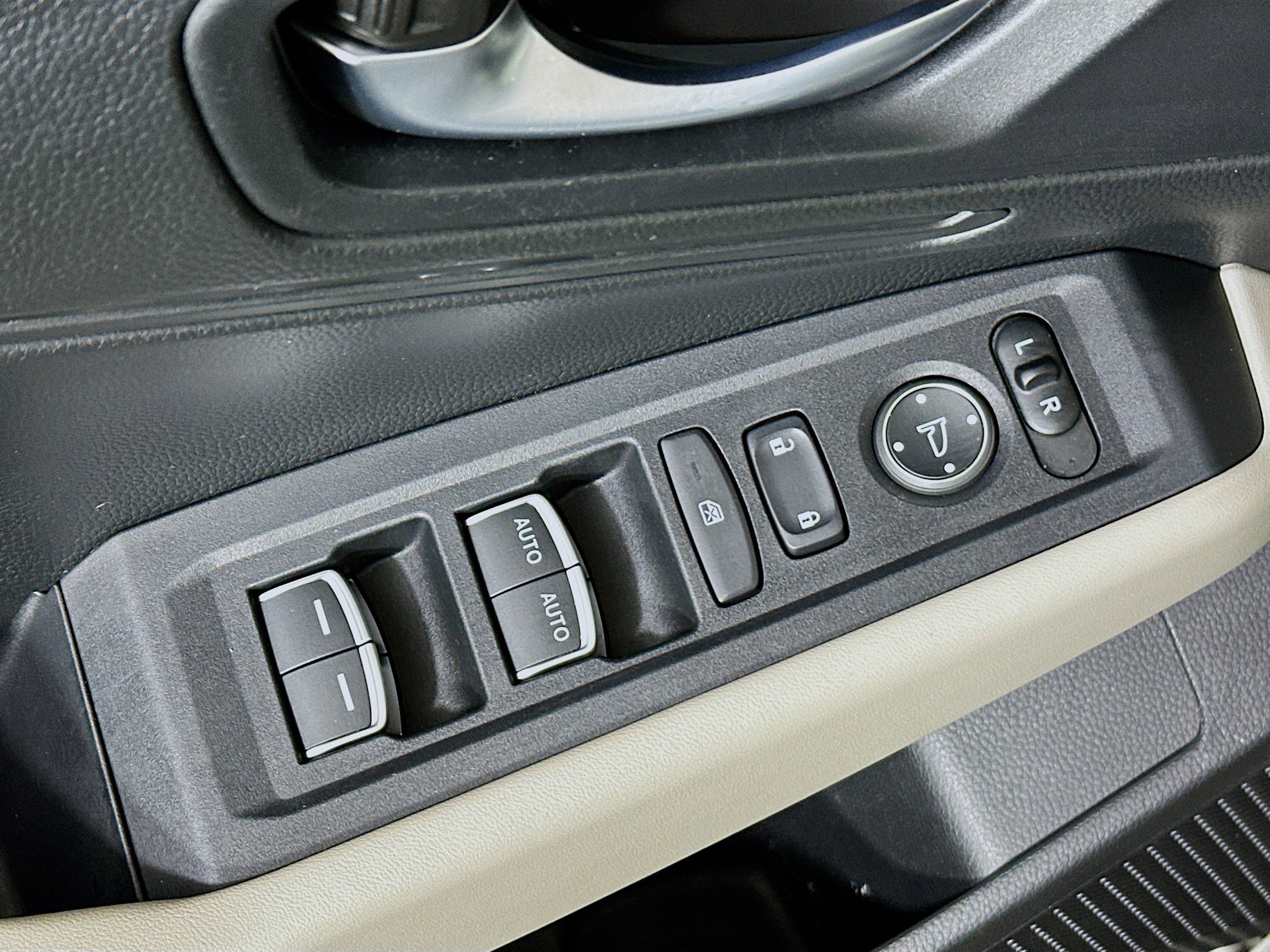 Used 2024 White Honda LX image 13