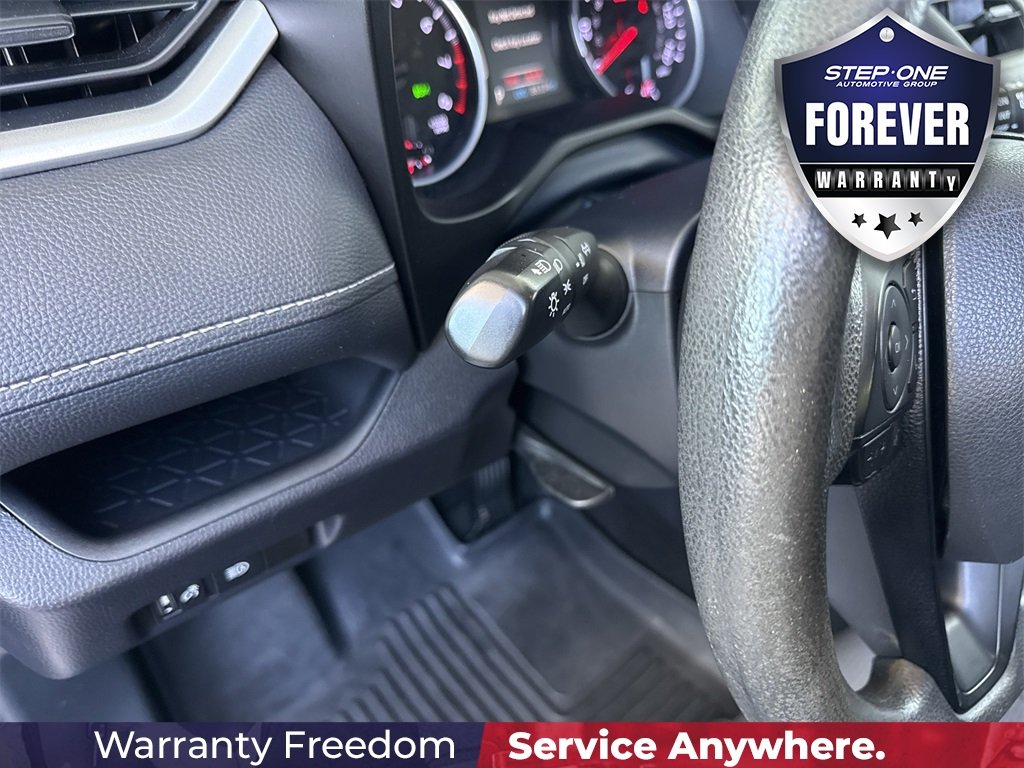 2019 Toyota RAV4 XLE photo 3