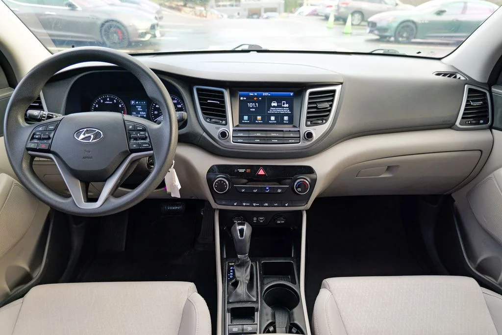 Used 2018 Molten Silver Hyundai SEL image 37