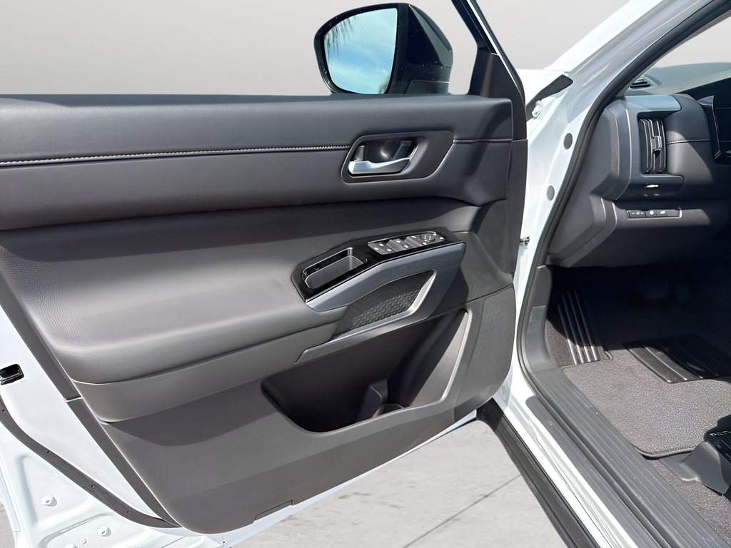 New 2026 White Nissan SL image 14
