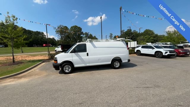 Used 2025 White Chevrolet Work Van image 2