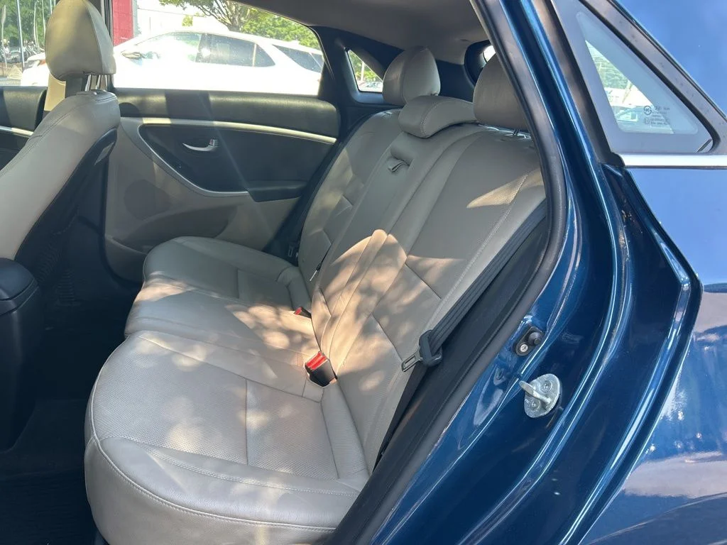 Used 2013 Blue Hyundai Base image 10